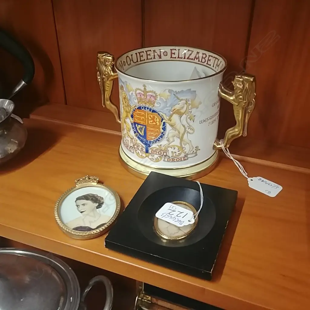 PARAGON LOVING CUP + 2 ROYAL MINATURES Image 1++