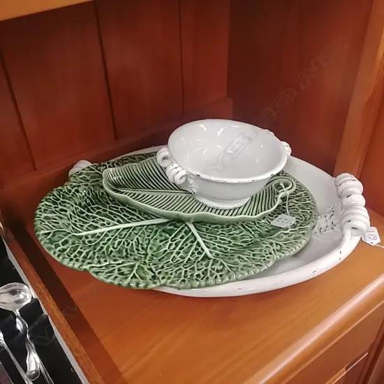 4 LG PORTUGESE POTTERY PLATTERS,BOWLS