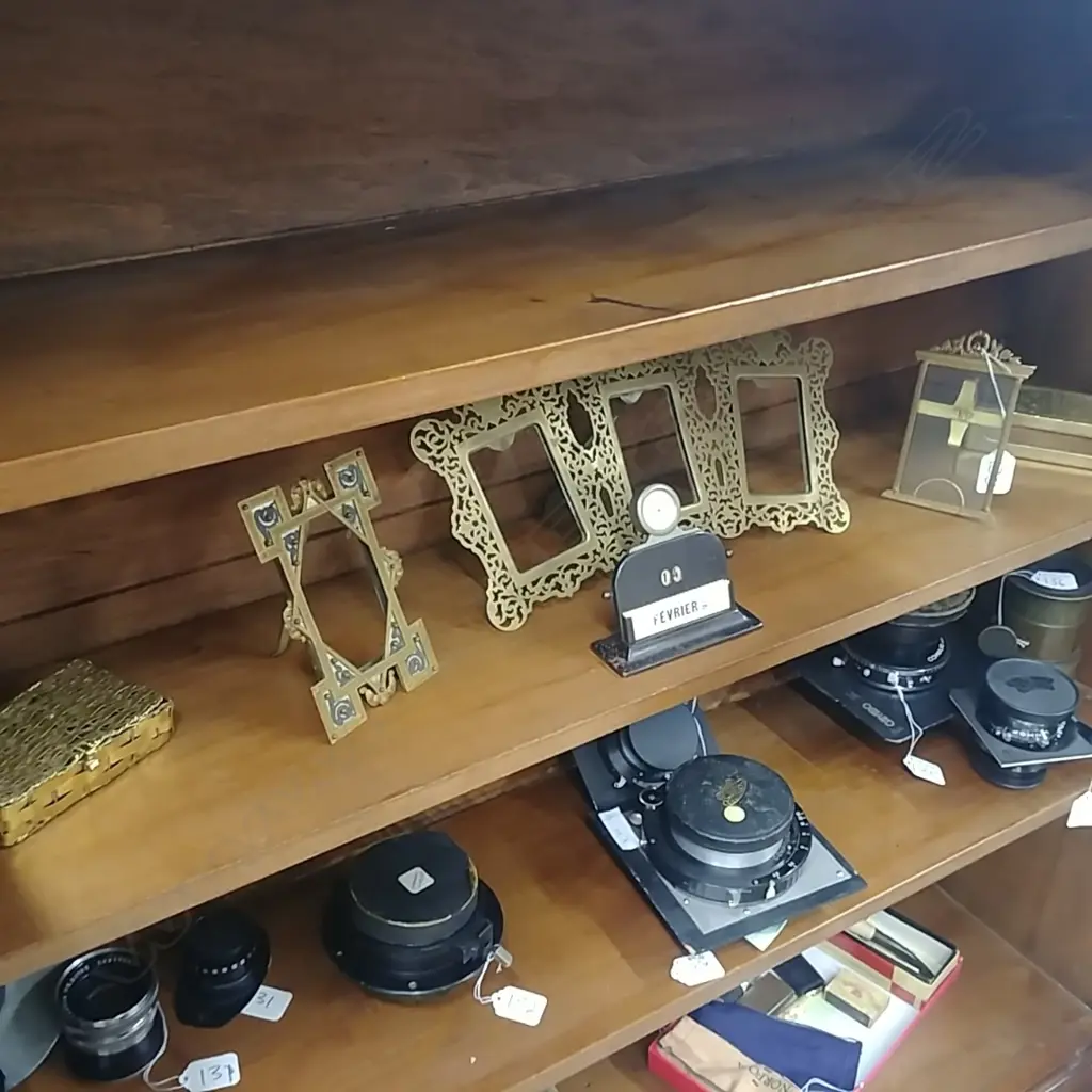 TRAY OF PHOTO FRAMES  ETC Image 1++