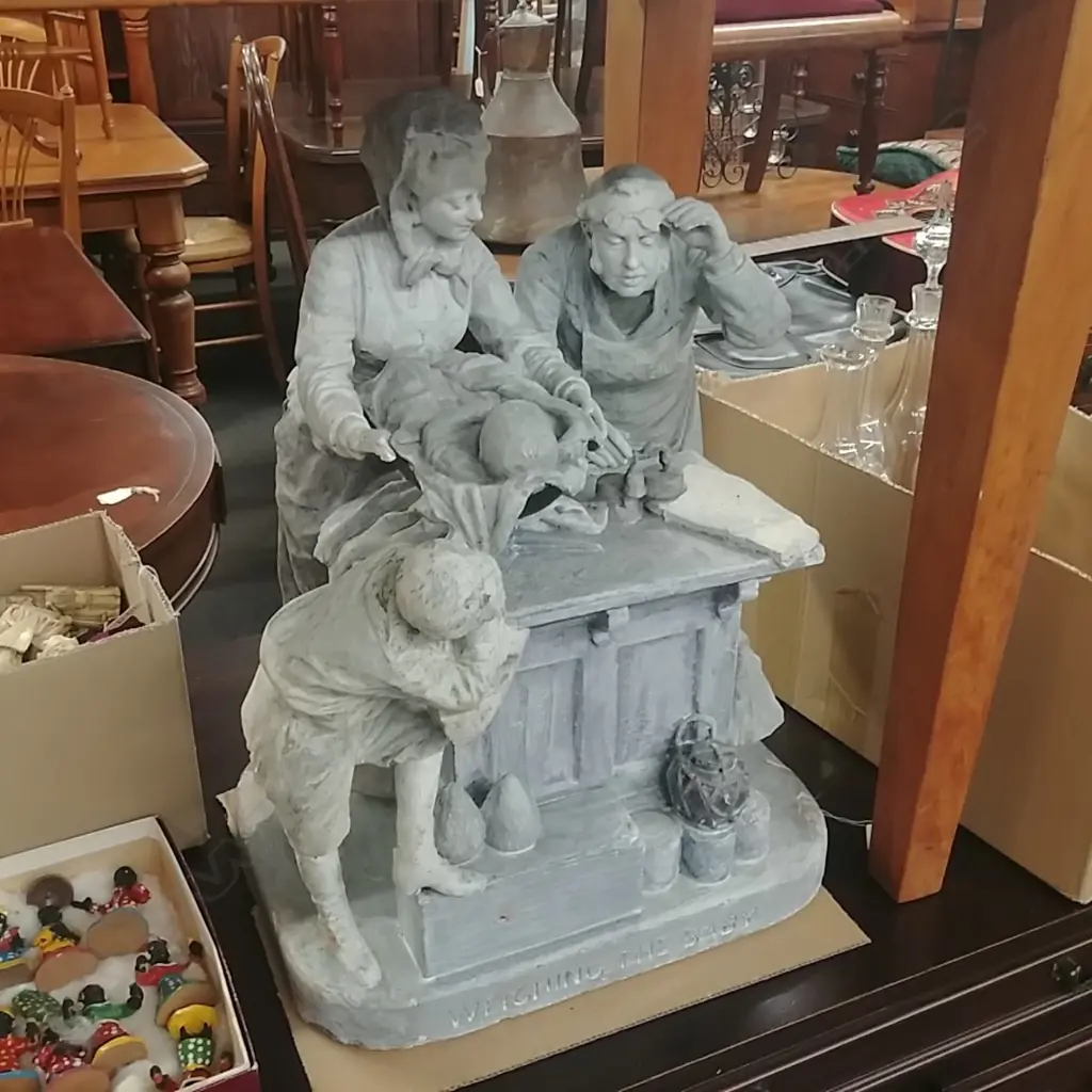 ANTIQUE STYLE FIGURE GROUP Image 1++