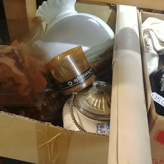 LOT GLASS ORNAMENTS,BRASS ETC