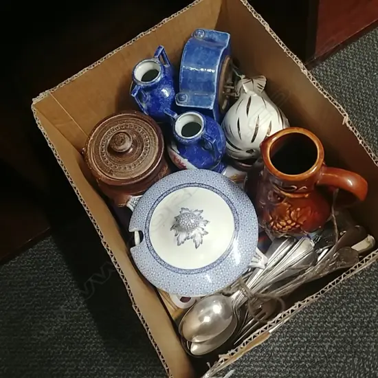 BOX OF MISC. VICT CHINA/EP CUTLERY ETC
