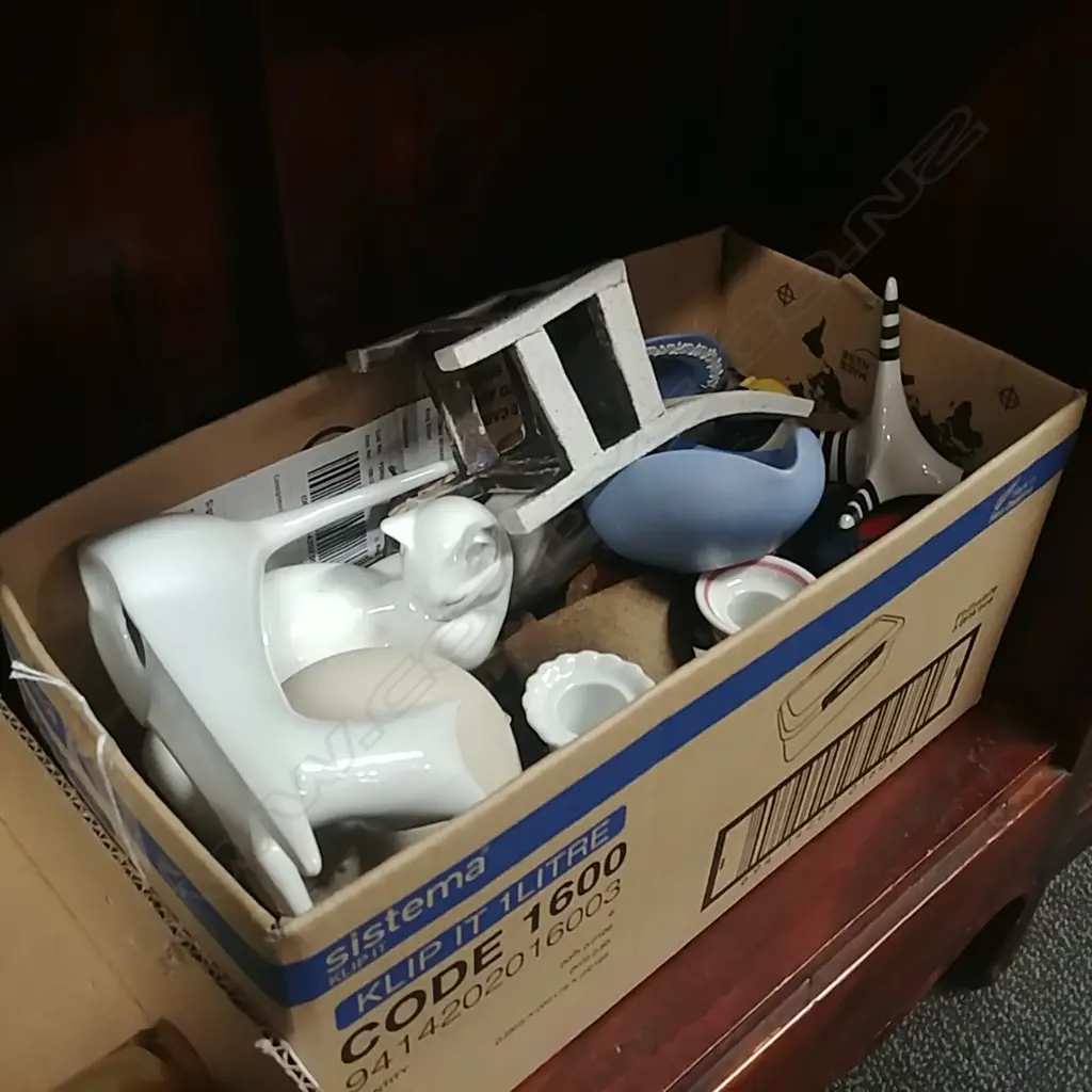 LOT ASST CAT ORNAMENTS ETC Image 1++