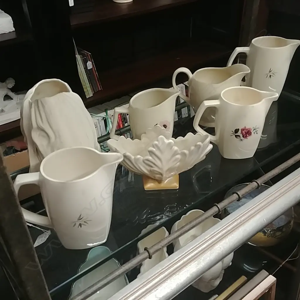 SEVEN VASES - C.LYNN & TITIAN Image 1++