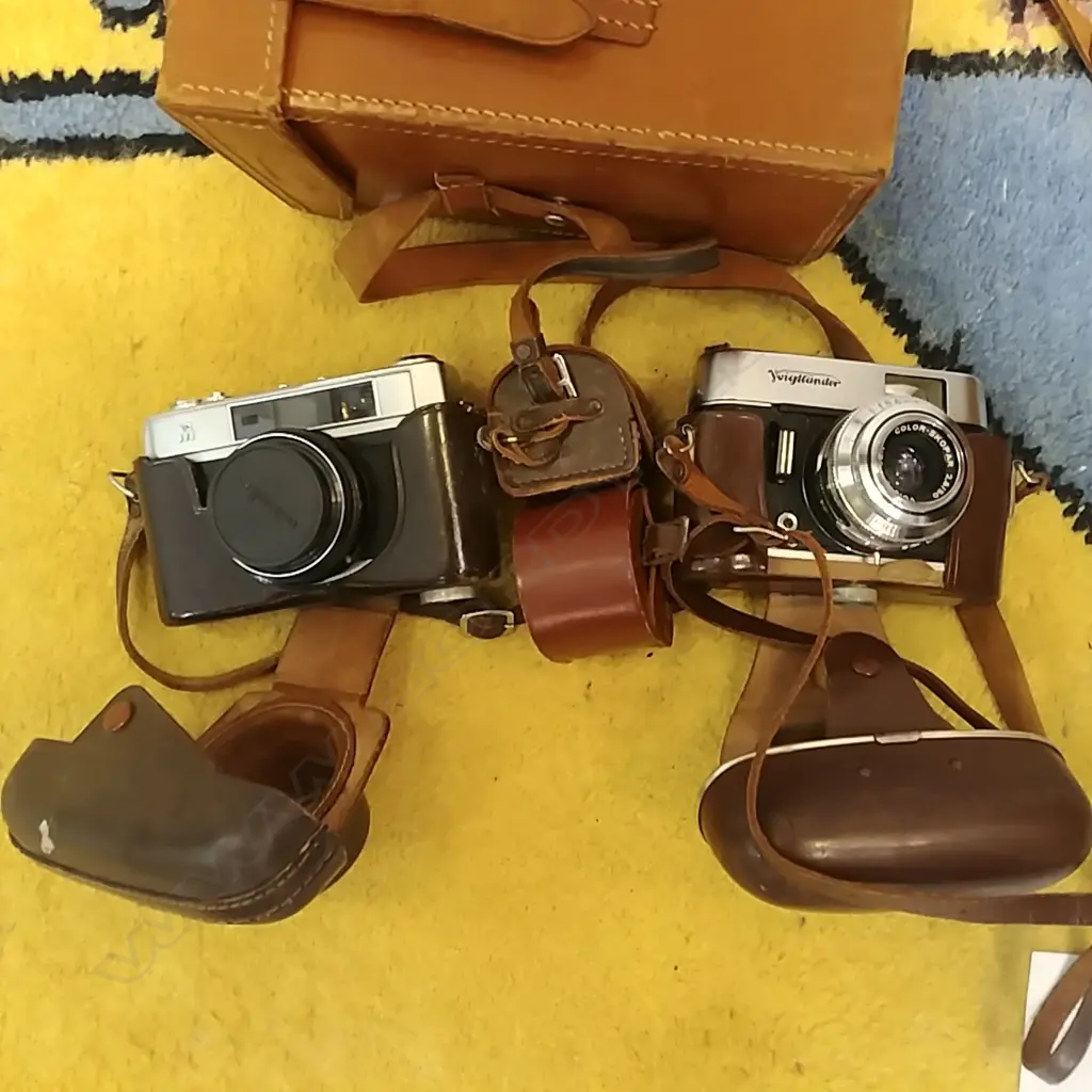 VINTAGE CAMERAS + ACCESSORIES Image 1++