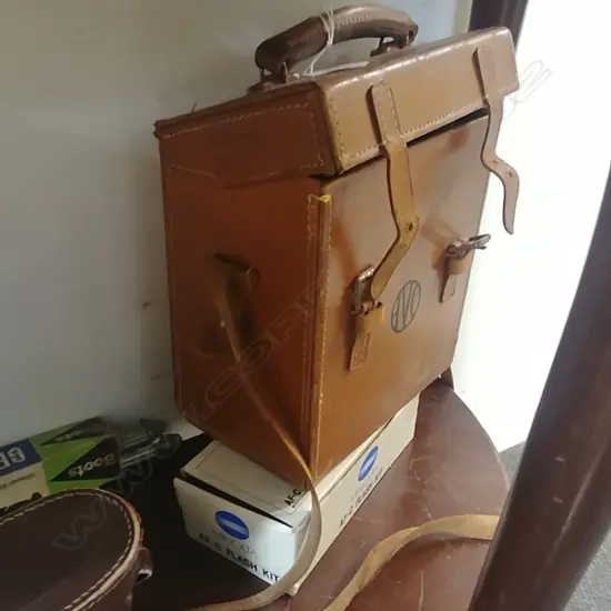 VINTAGE CAMERAS + ACCESSORIES