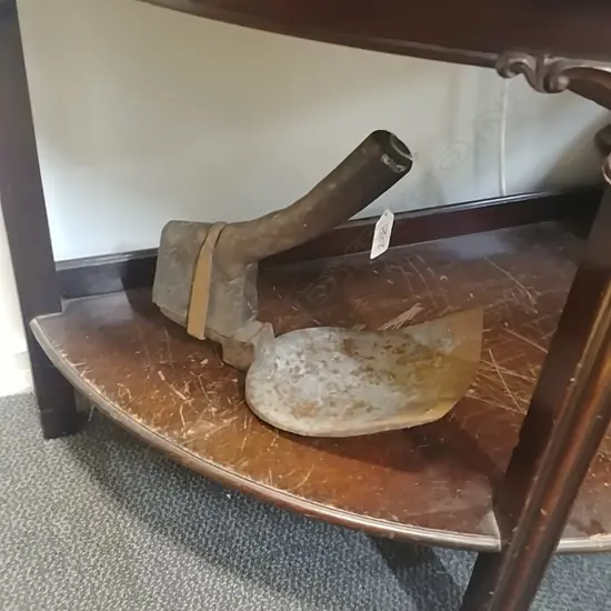 DUG OUT CHISEL SCOOP