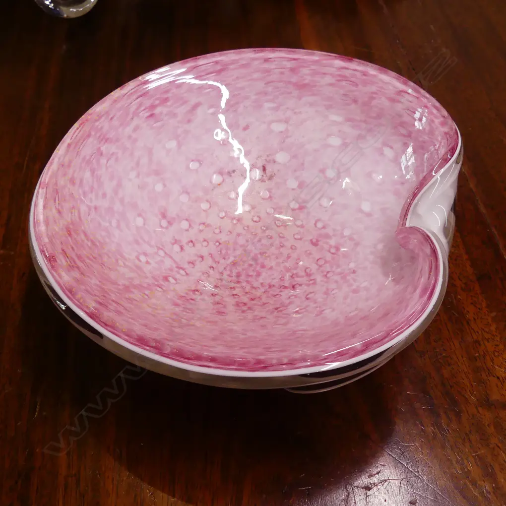SMALL PINK ART GLASS DISH Image 1++