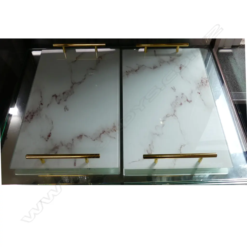 2 GLASS ASHTRAYS + PR GLASS TRAY Image 1++