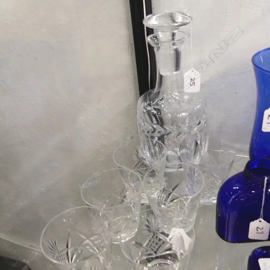 DECANTER +6 GLASSES Image 1++