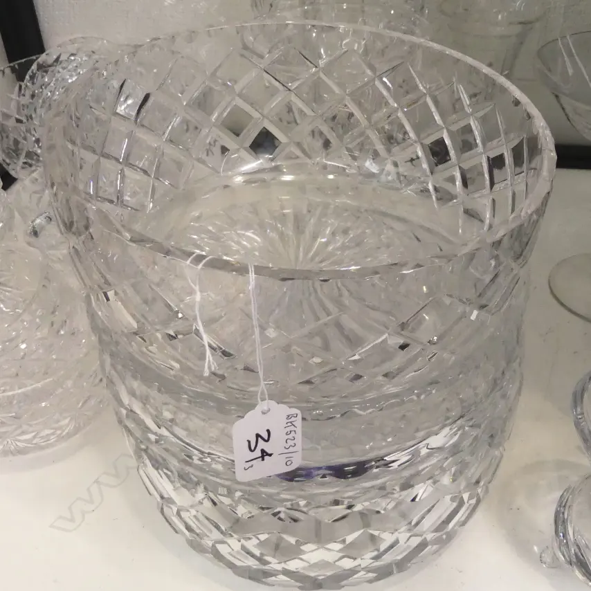 3 CRYSTAL BOWLS Image 1++