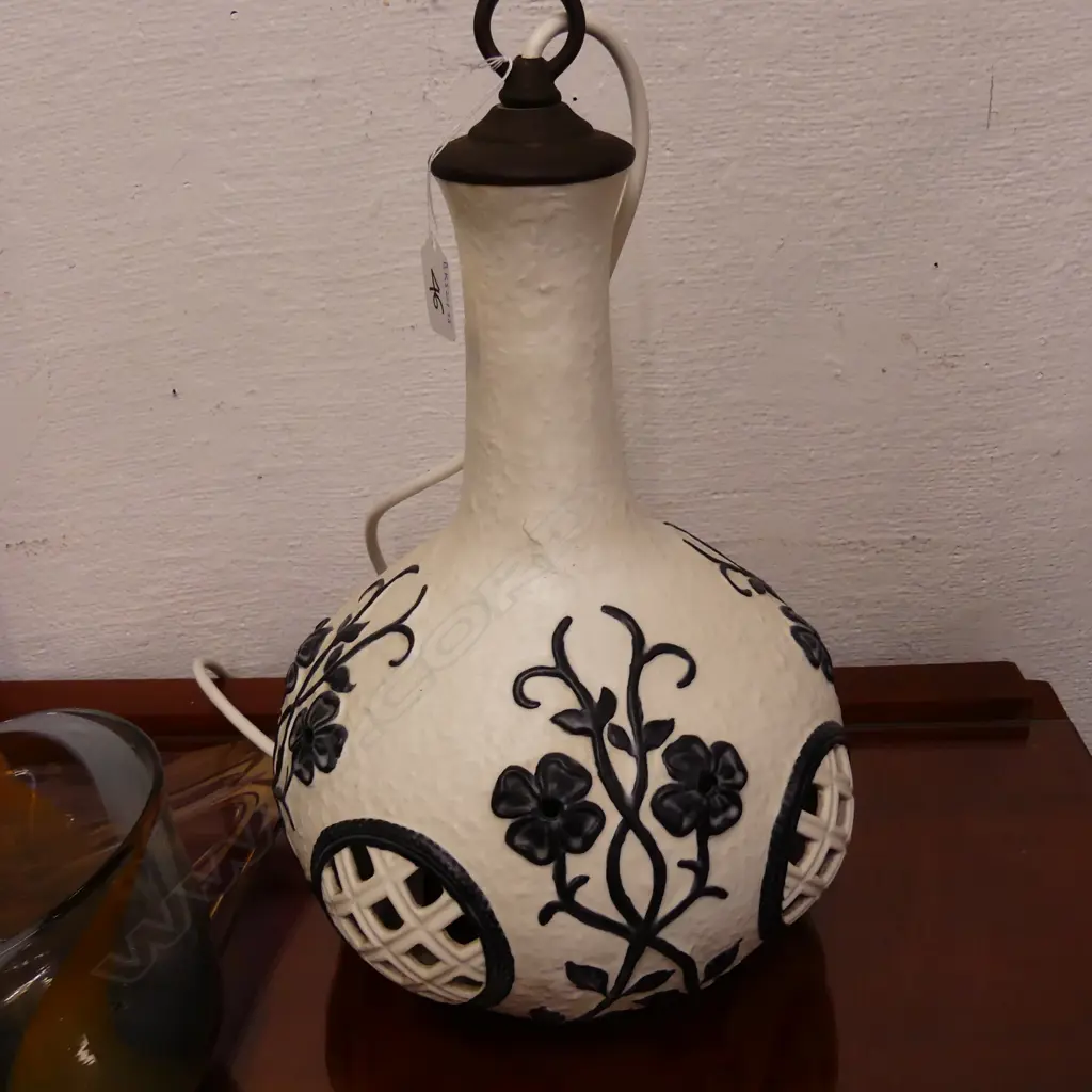 LG CERAMIC B&W FLORAL HANGING LAMP Image 1++