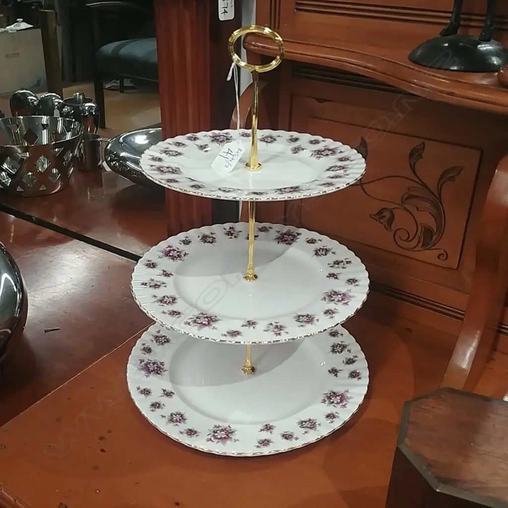 R/ALBERT 3 TIER CAKE STAND S/VIOLETS Image 1++