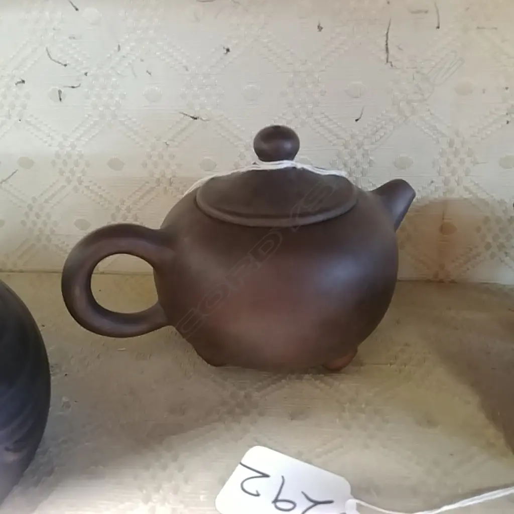 YIXING CHINESE TEAPOT Image 1++