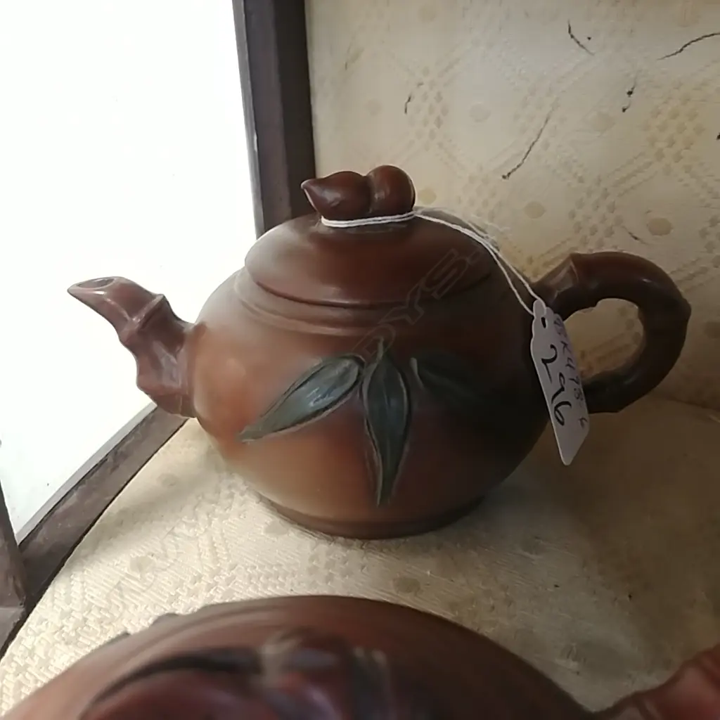 YIXING CHINESE TEAPOT NUT & BAMBOO Image 1++