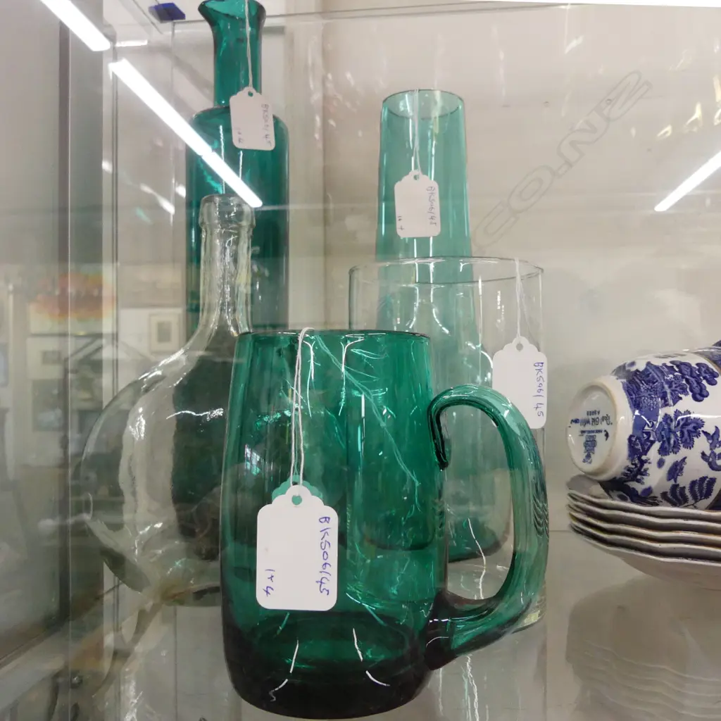 5 GLASS PCES, CARAFE/BOTTLES ETC, 4 GREEN Image 1++