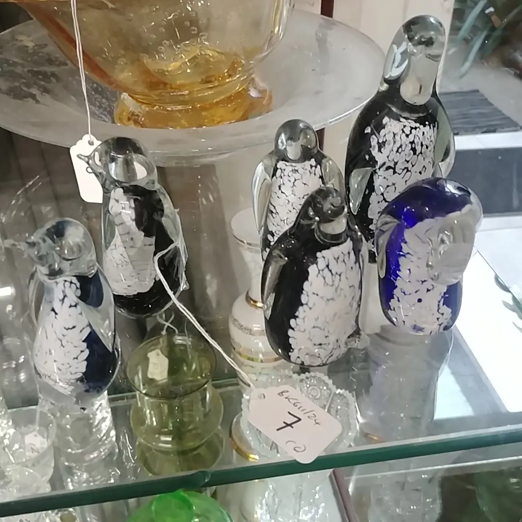 6 HOKITKA GLASS PENGUINS Image 1++