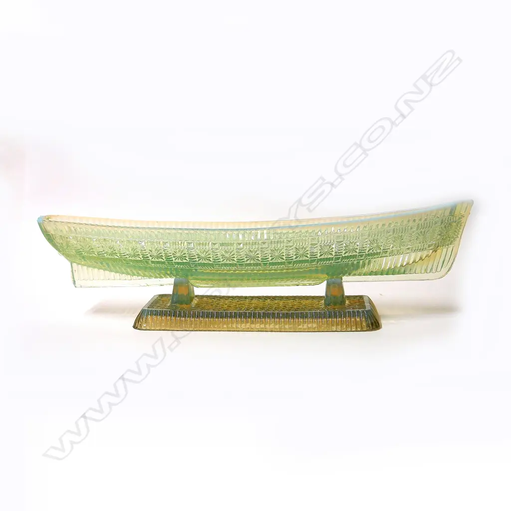 An early 20thC American pattern Vaseline glass boat on stand Image 1++