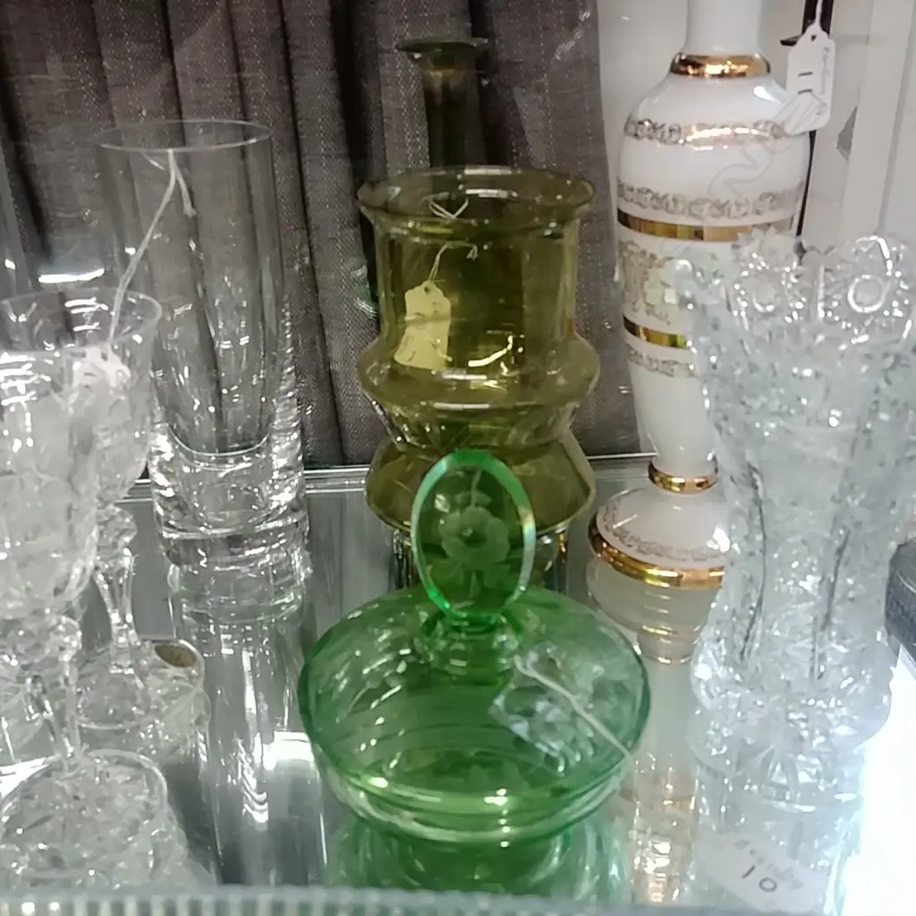 GLASS VASES + POWDER Image 1++