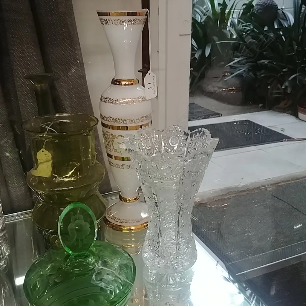 HAND PAINTED GLASS VASE + CUT CRYSTAL VASE Image 1++