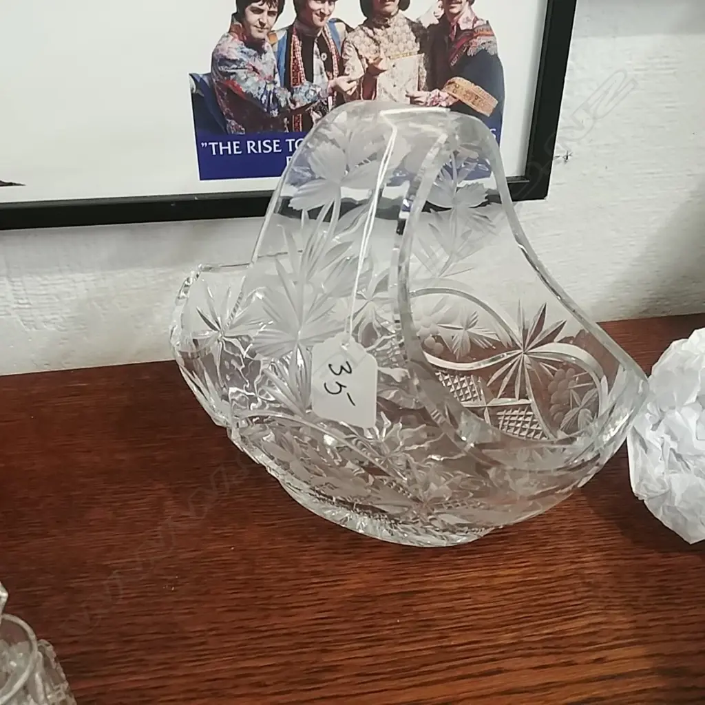 CRYSTAL CUT GLASS BASKET Image 1++