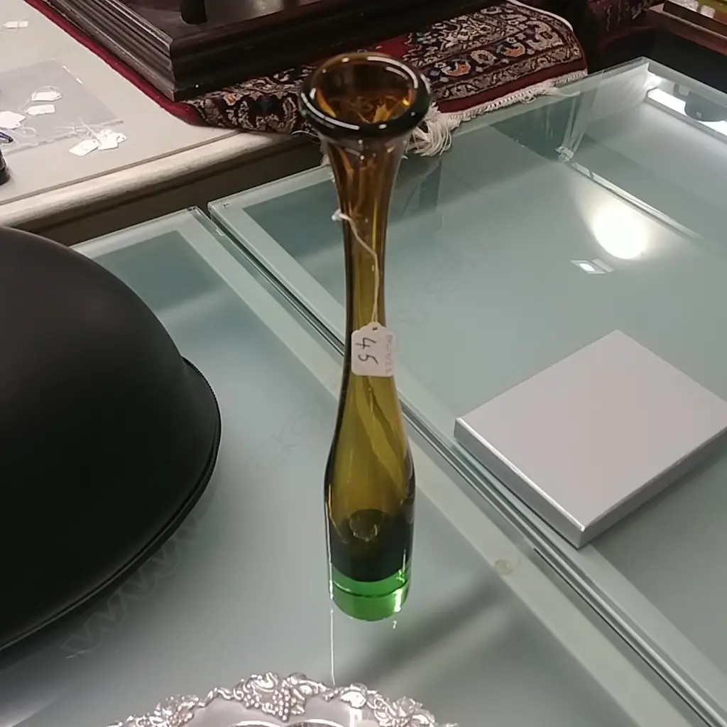 SWEEDISH ART GLASS VASE Image 1++