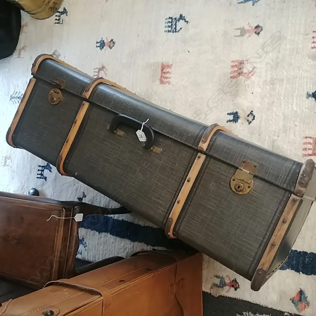 OVERSEAS TRAVEL SUITCASE Image 1++