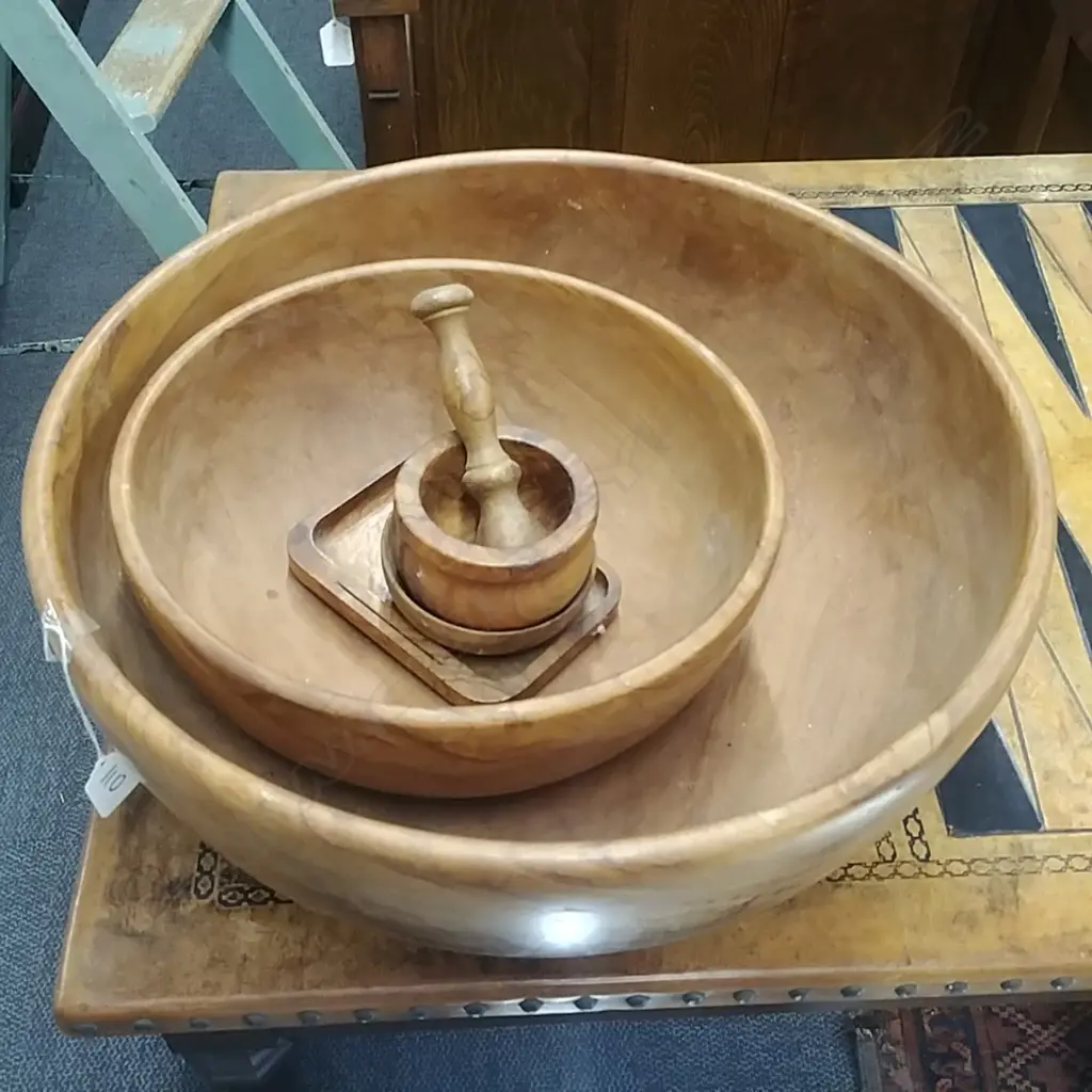 2 LARGE WOODERN BOWLS ETC Image 1++