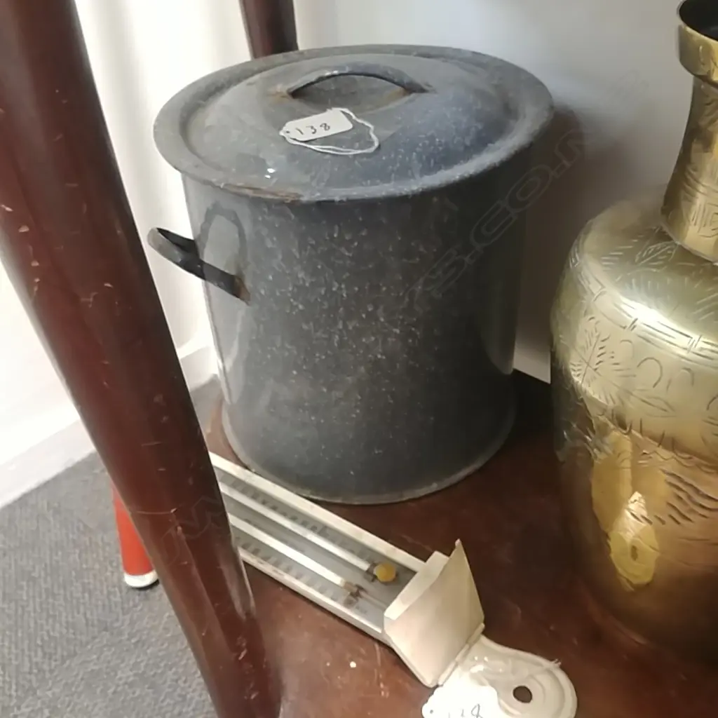 ENAMEL LIDDED PAIL & THERMOMETER Image 1++