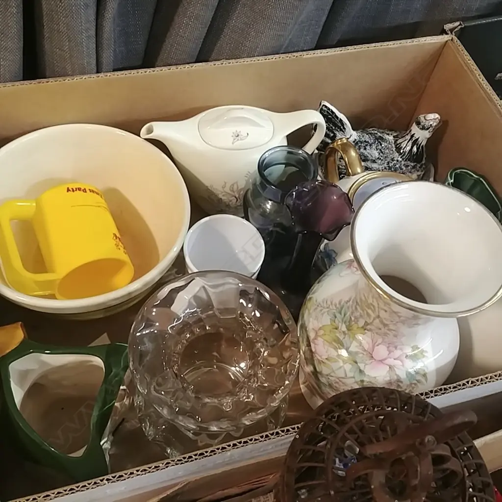 BOX LOT CHINA & GLASS Image 1++