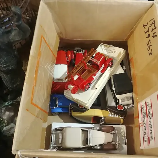 7 CAR TOYS