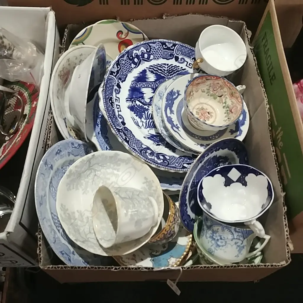 LARGE LOT ASST 19+20THC PLATES ETC Image 1++