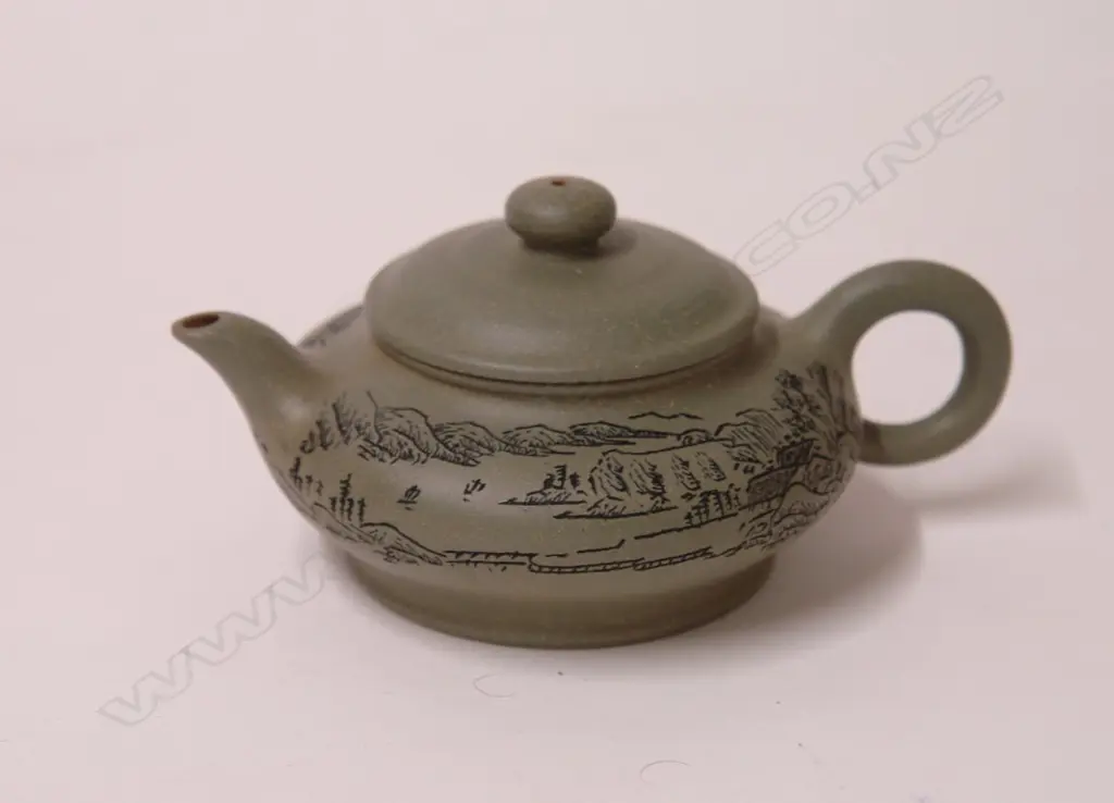 A Chinese Yixing teapot Image 1++