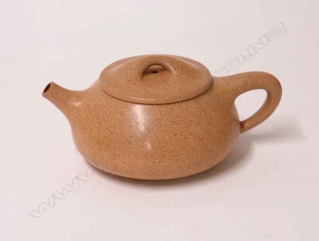 A Chinese Yixing teapot Image 1++