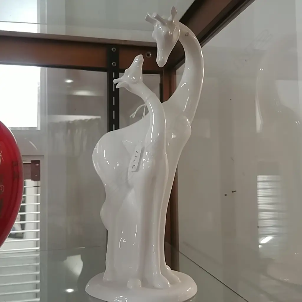 ROYAL DOULTON GIRAFFES Image 1++