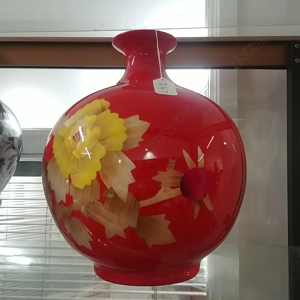 LARGE PORCELAIN FLORAL VASE Image 1++
