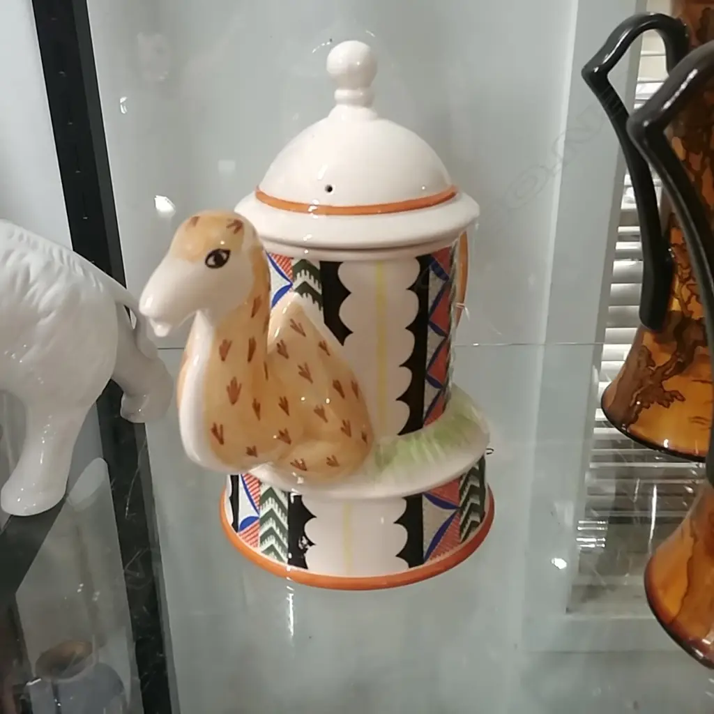 CARLTON WARE CAMEL TEAPOT Image 1++