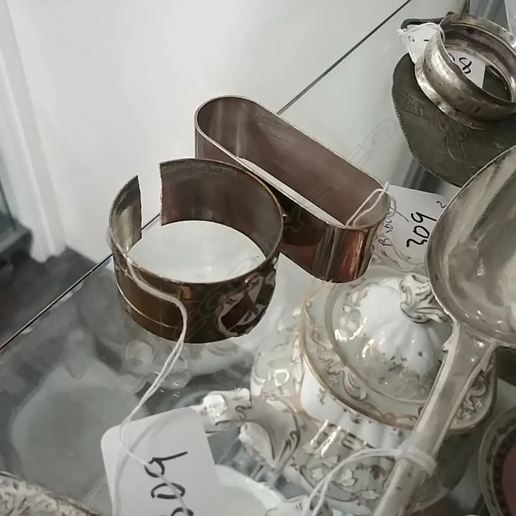 2 EP NAPKIN RINGS  Image 1++