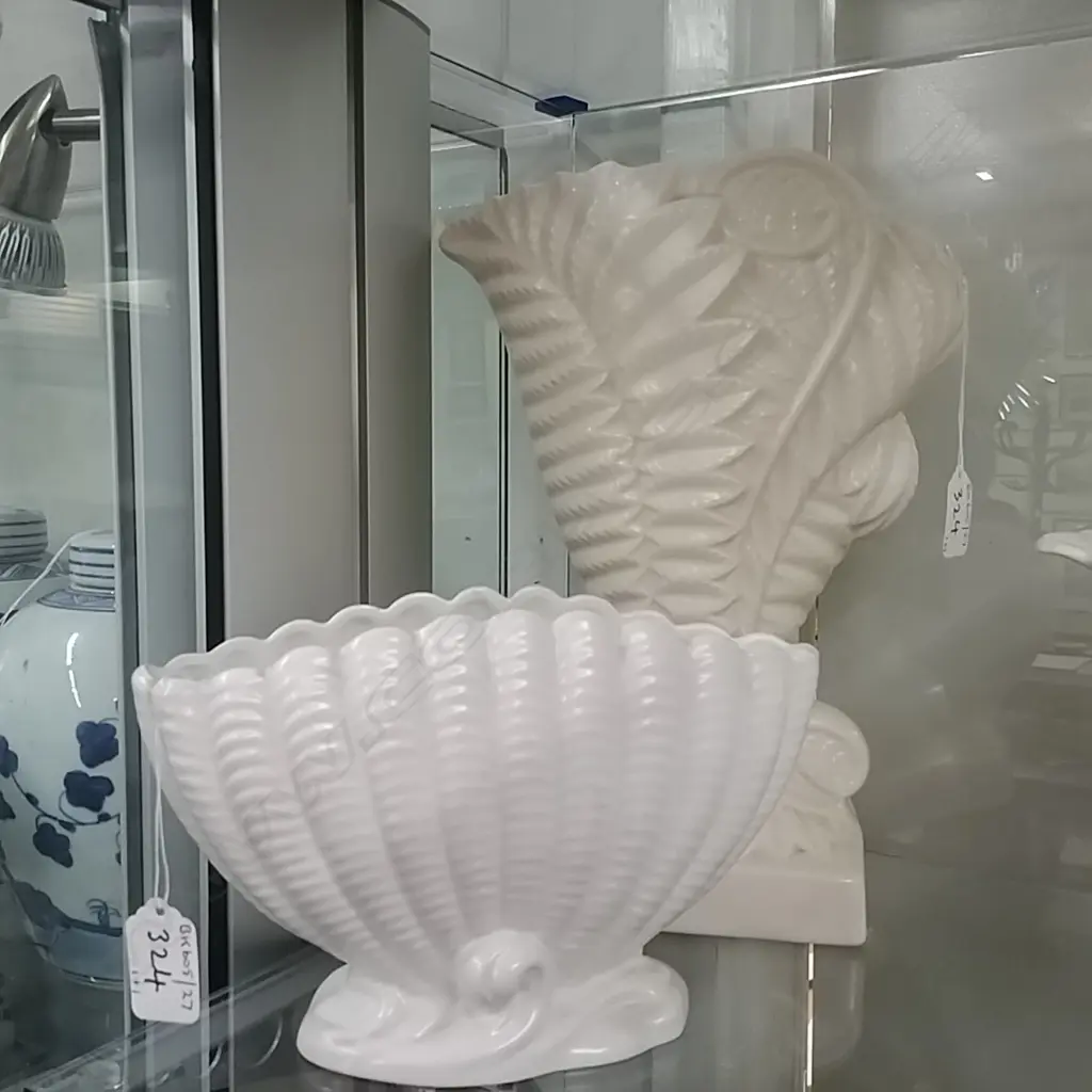 BESWICK VASE & TIATION VASE Image 1++