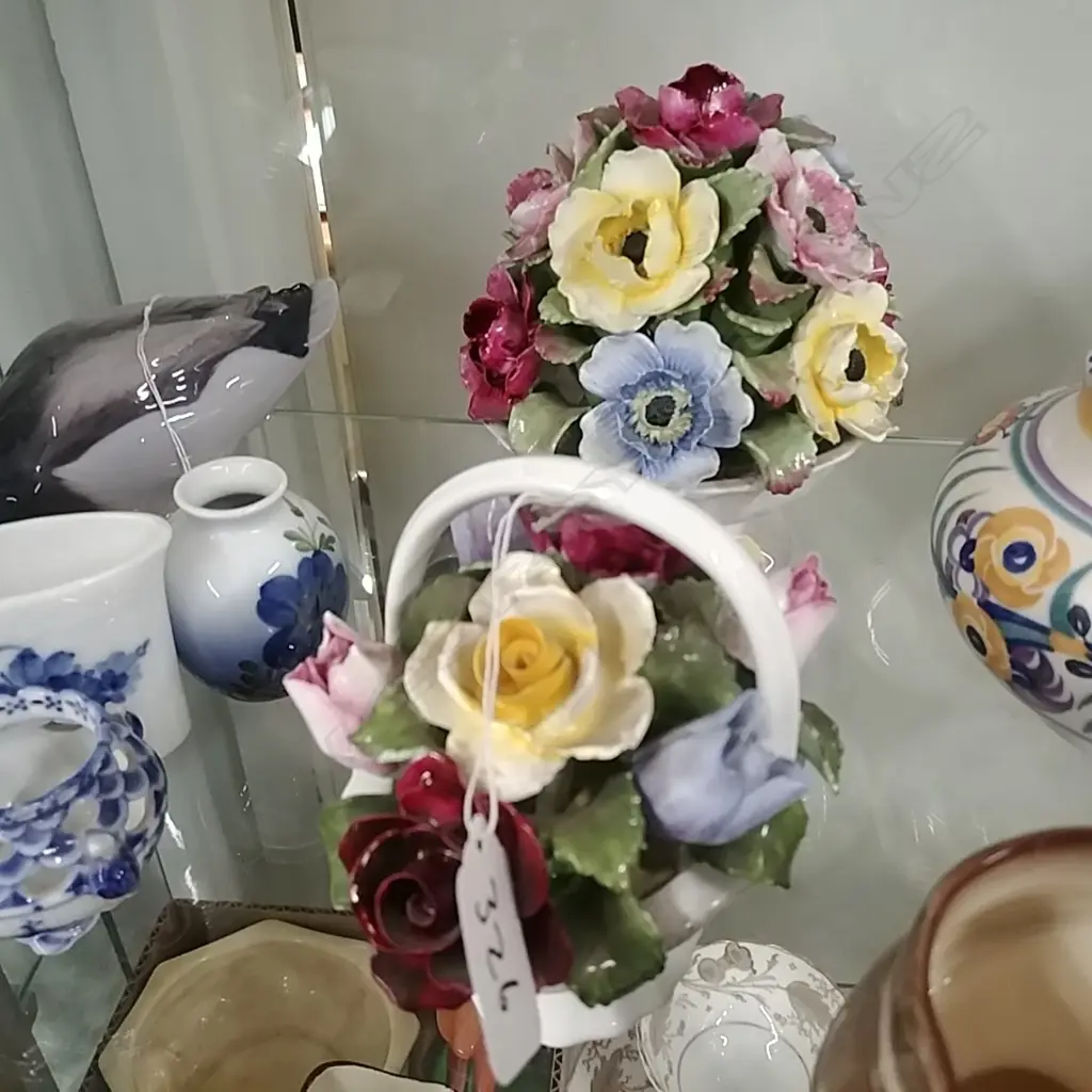 2 AYNSLEY FLORAL BASKETS Image 1++