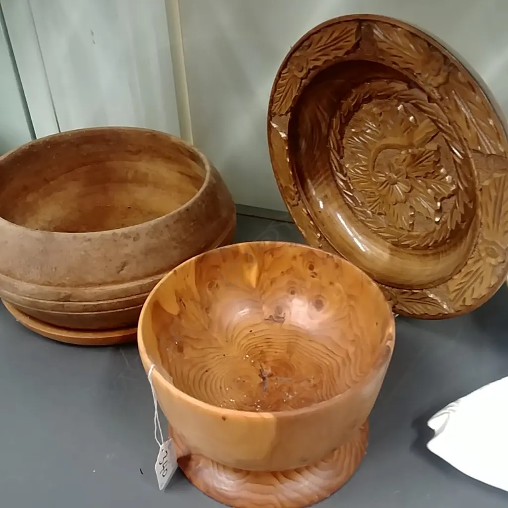 4 WOODEN BOWLS  Image 1++