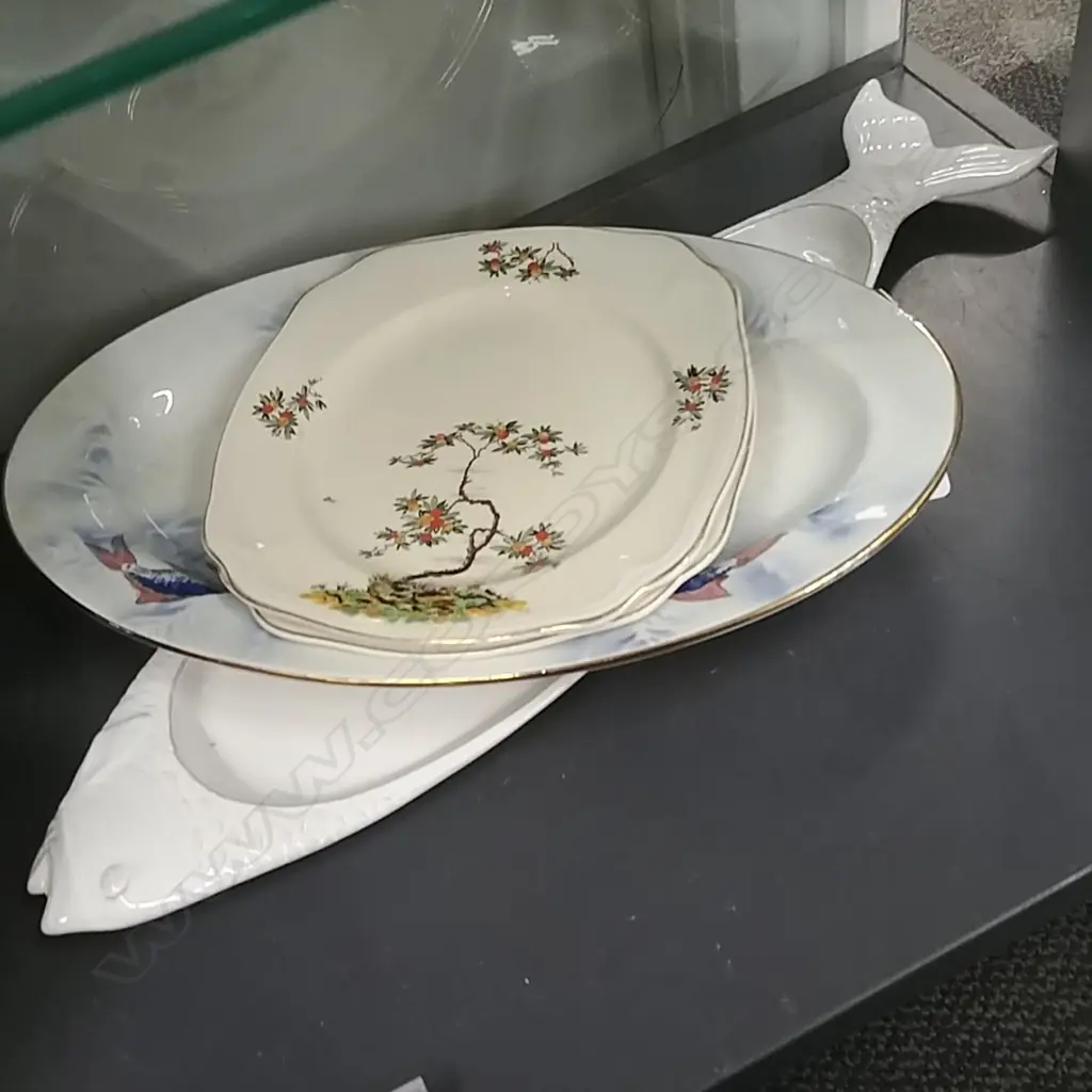 2 FISH PLATES AND 2 OTHERS Image 1++