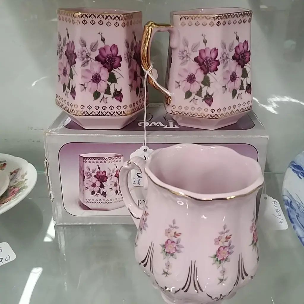3 CZECHOSLOVAKIAN PINK CERAMIC MUGS Image 1++