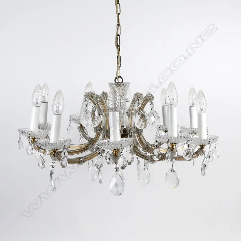 A cut crystal chandelier Image 1++