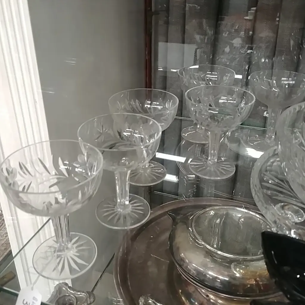 6 CUT CRYSTAL CHAMPAGNE GLASSES Image 1++