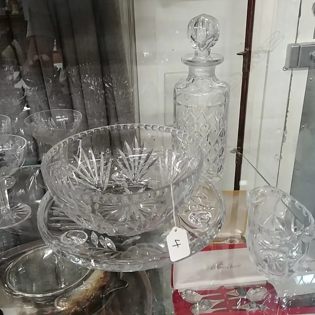 CRYSTAL BOWL/TRAY/DECANTER/JUG Image 1++