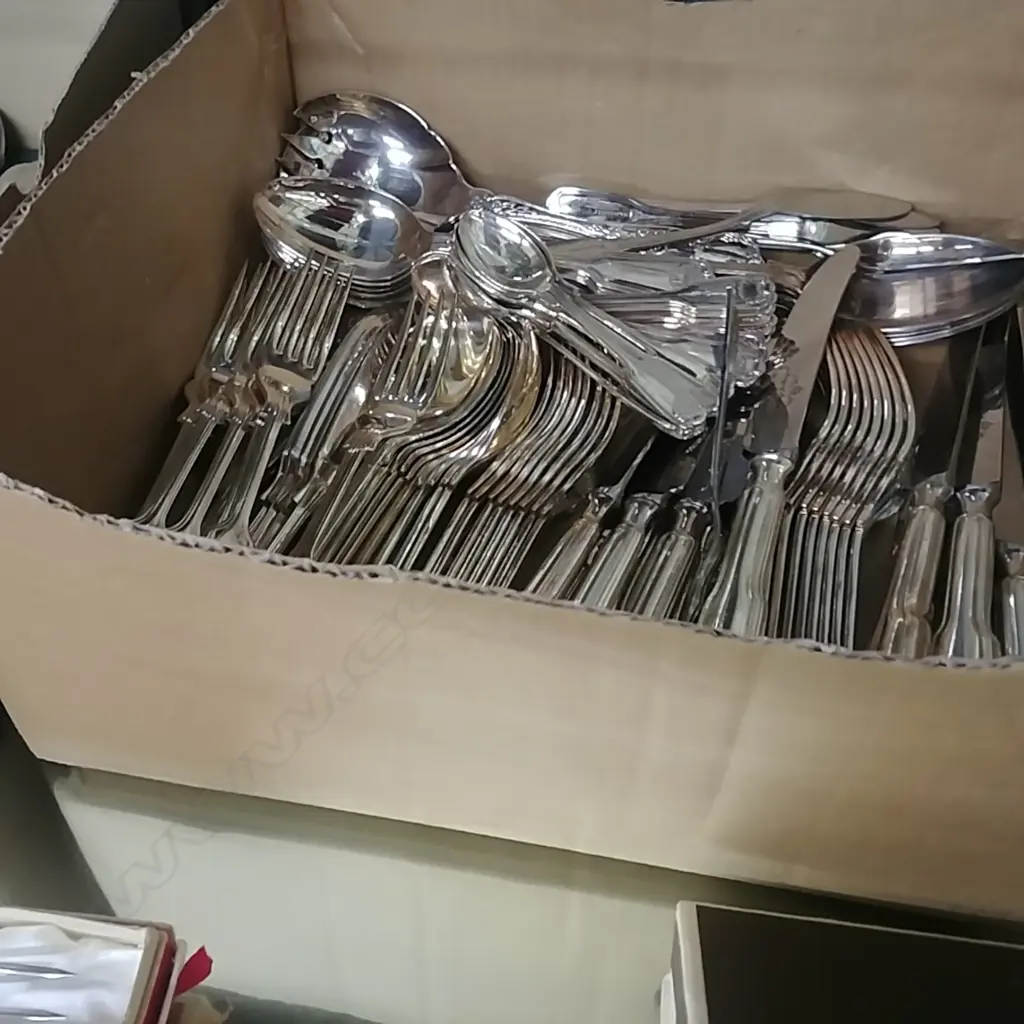 8PC 'KINGS OF SHEFFIELD' EP CUTLERY SET Image 1++