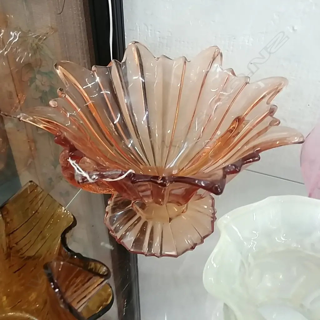 ART DECO PRESSED GLASS VASE Image 1++