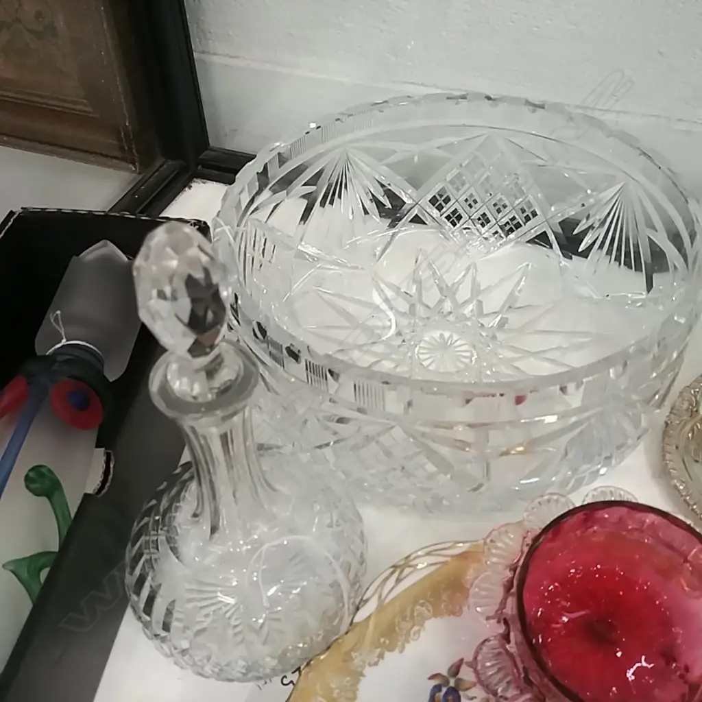 LARGE CRYSTAL BOWL & SMALL DECANTER Image 1++