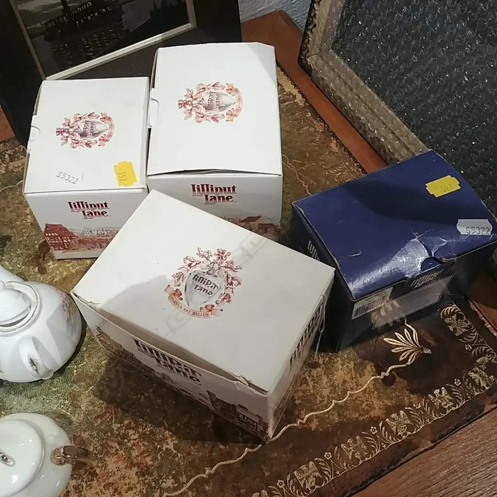 4 BOXED LILLIPUT HOUSES Image 1++